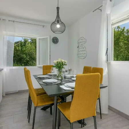 بيت للعطل Casa Soleil Rakalj